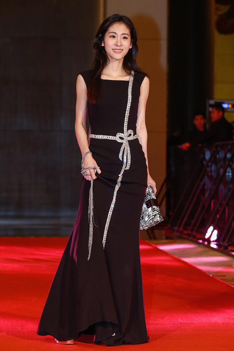 如何夸奖一个女生