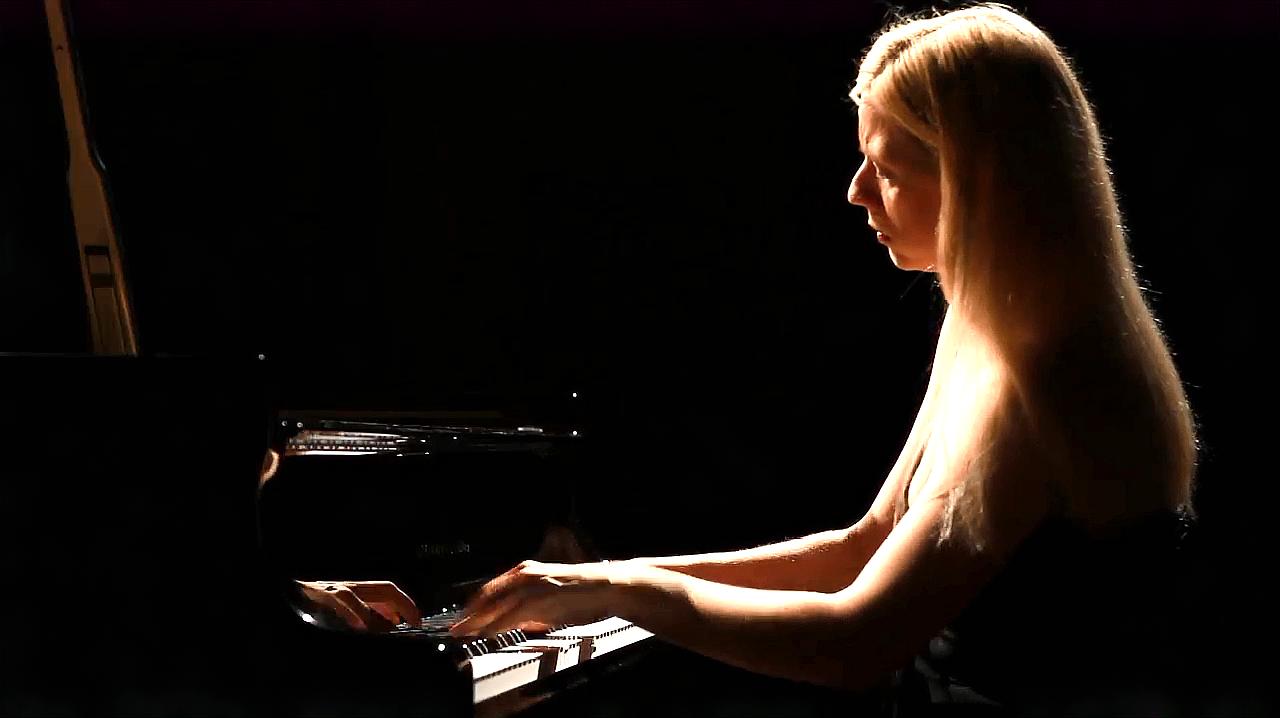 [图]肖邦降D大调夜曲 女钢琴家Valentina_Lisitsa演奏