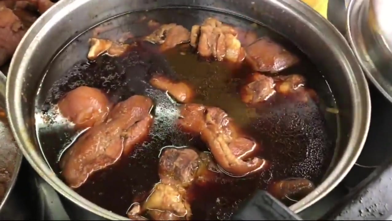 街头美食:吉隆坡特别有名的华人卤肉店,猪脚醋和黄酒鸡超美味