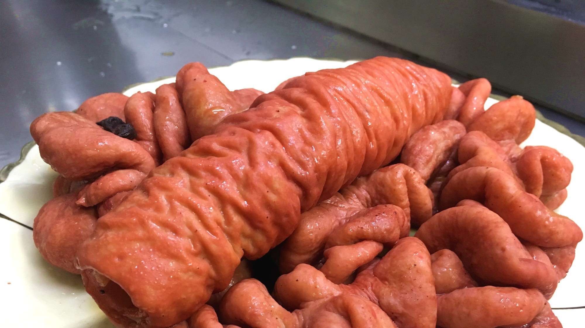 卤菜大师教你卤水猪大肠做法,没有一点腥味,吃了还想吃!