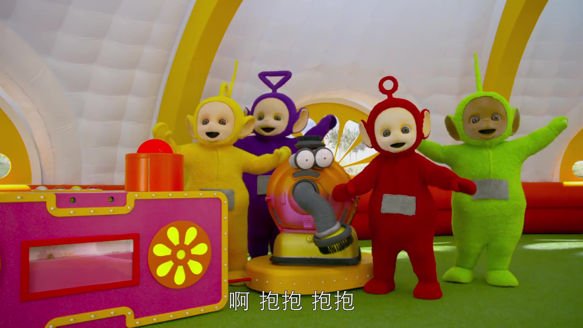 该开启宝宝奶昔之旅了,宝宝奶昔火车特别为诺诺准备了拖车