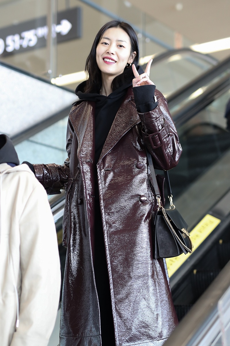 张口闭眼男是什么梗