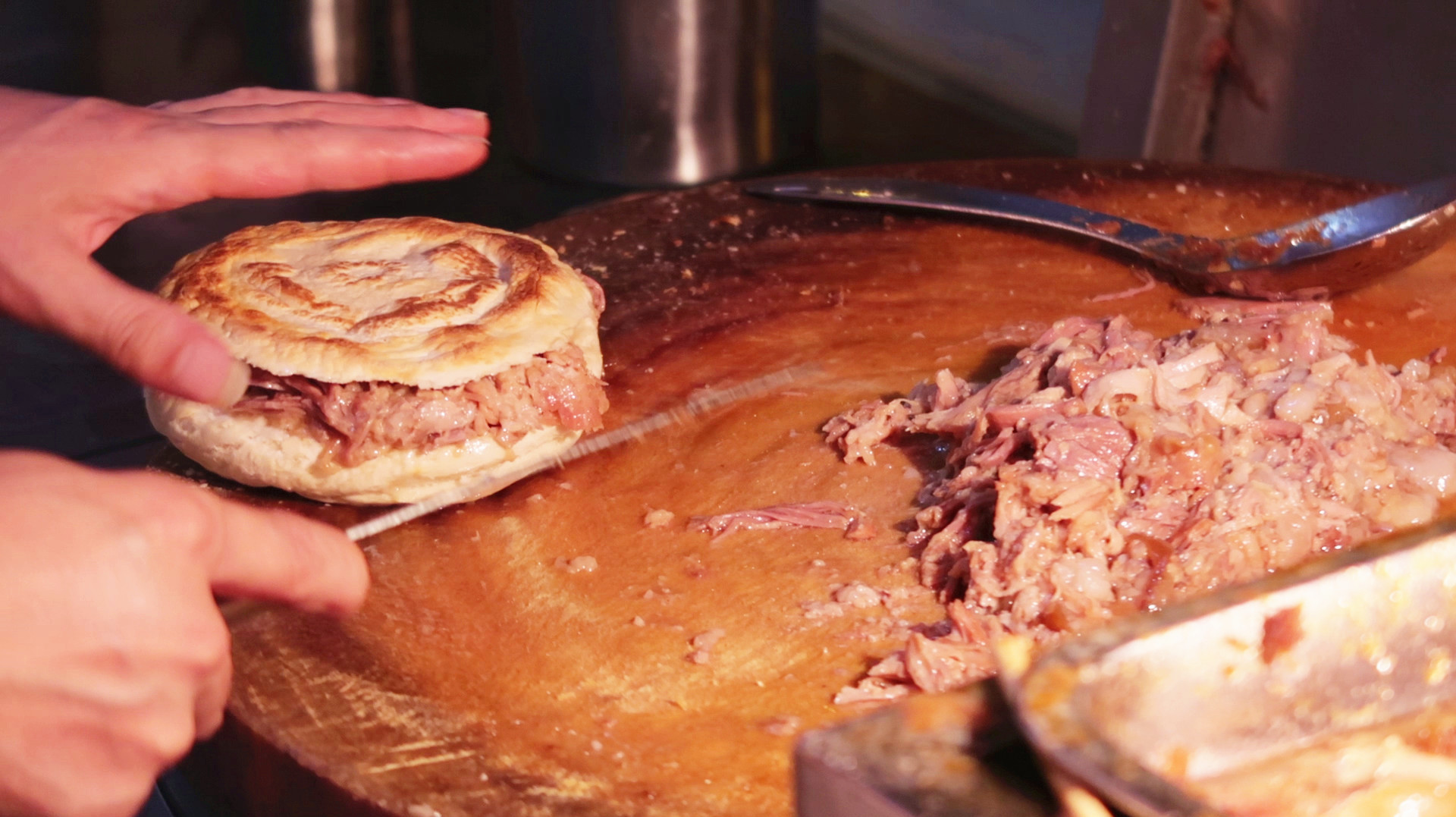 西安三大肉夹馍之一,24小时营业深夜食堂,夹馍丸子汤吃完睡得香