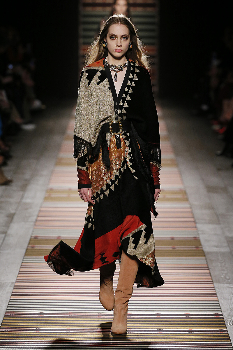 当地时间2018年2月25日,意大利米兰,2018秋冬米兰时装周:etro 品牌秀