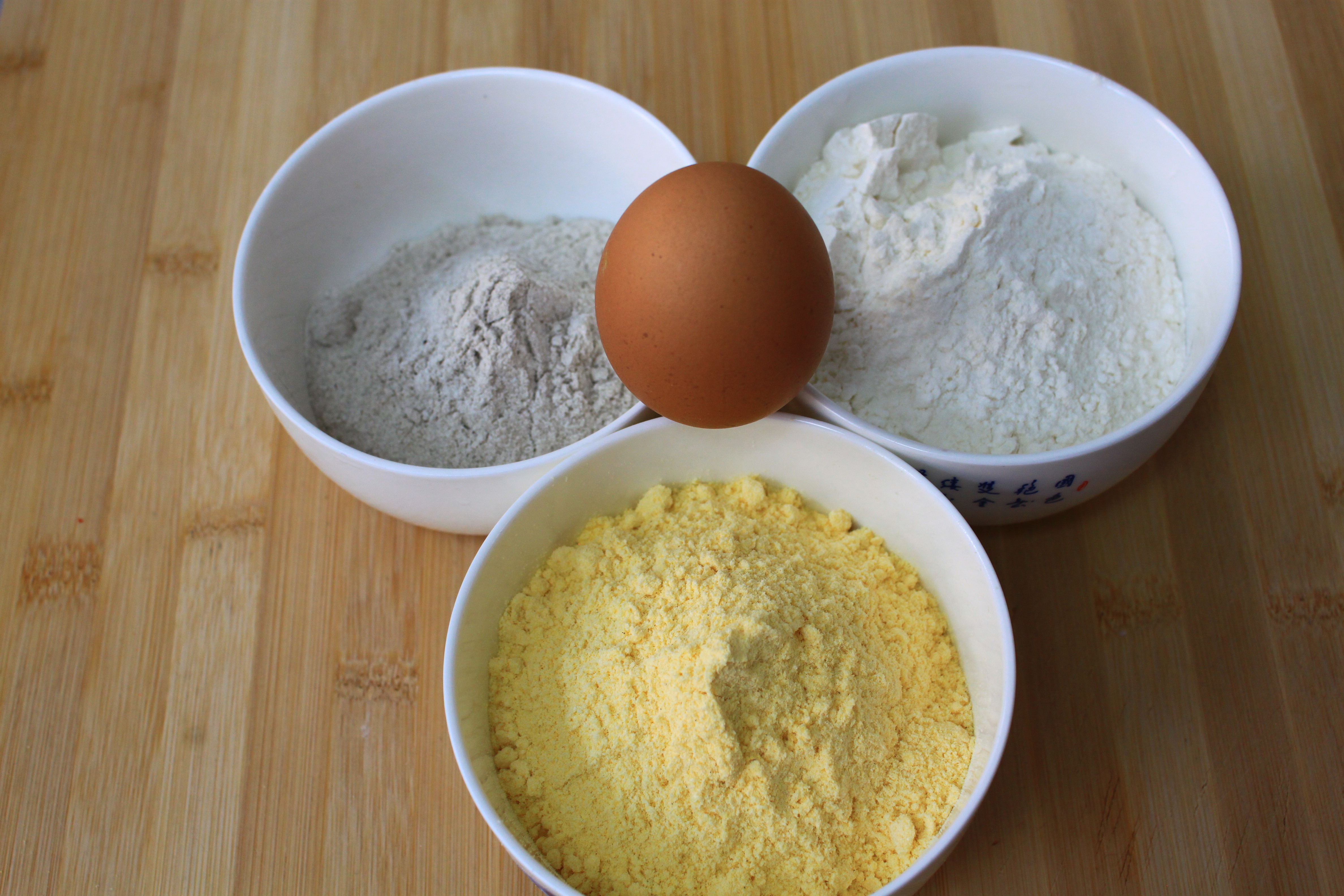 杂粮煎饼,妈妈30年的摊饼经验,又香又软,做法超简单,特别香