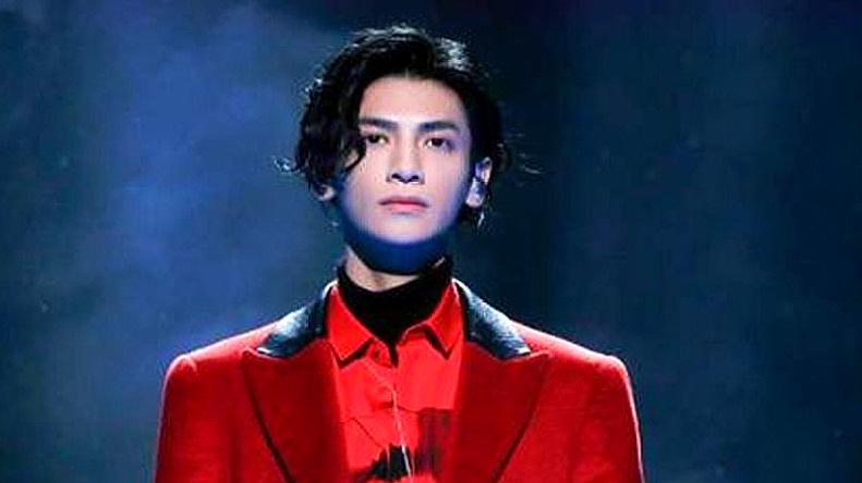 《大鱼》相当难唱,本想罗云熙不翻车就行,谁料吟唱部分真的绝了