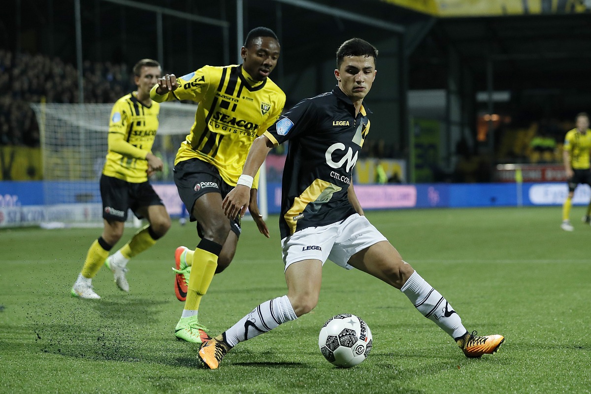 (l-r) moreno rutten of vvv venlo, kelechi nwakali of vvv venlo, 