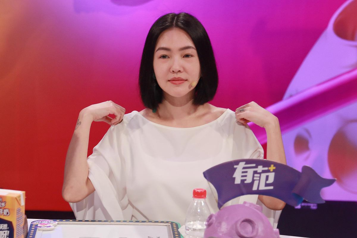 浅析电视节目《奇葩说》的创新、问题与对策
