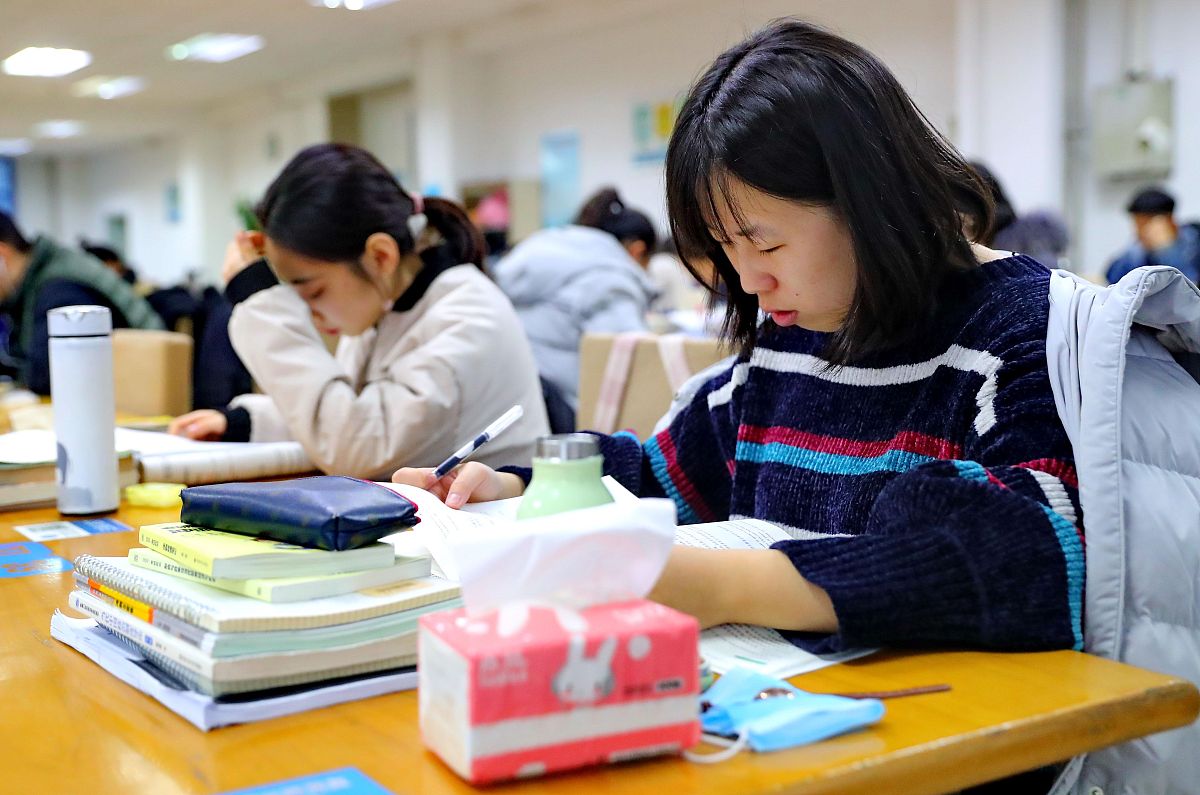 秦皇岛2022年中专卫校怎么考大专