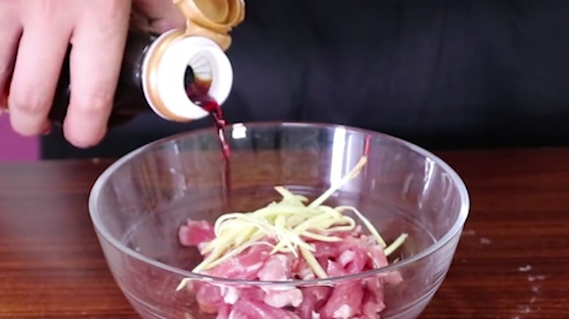 夏天吃饭没食欲,自己在家做榨菜丝,开胃又下饭