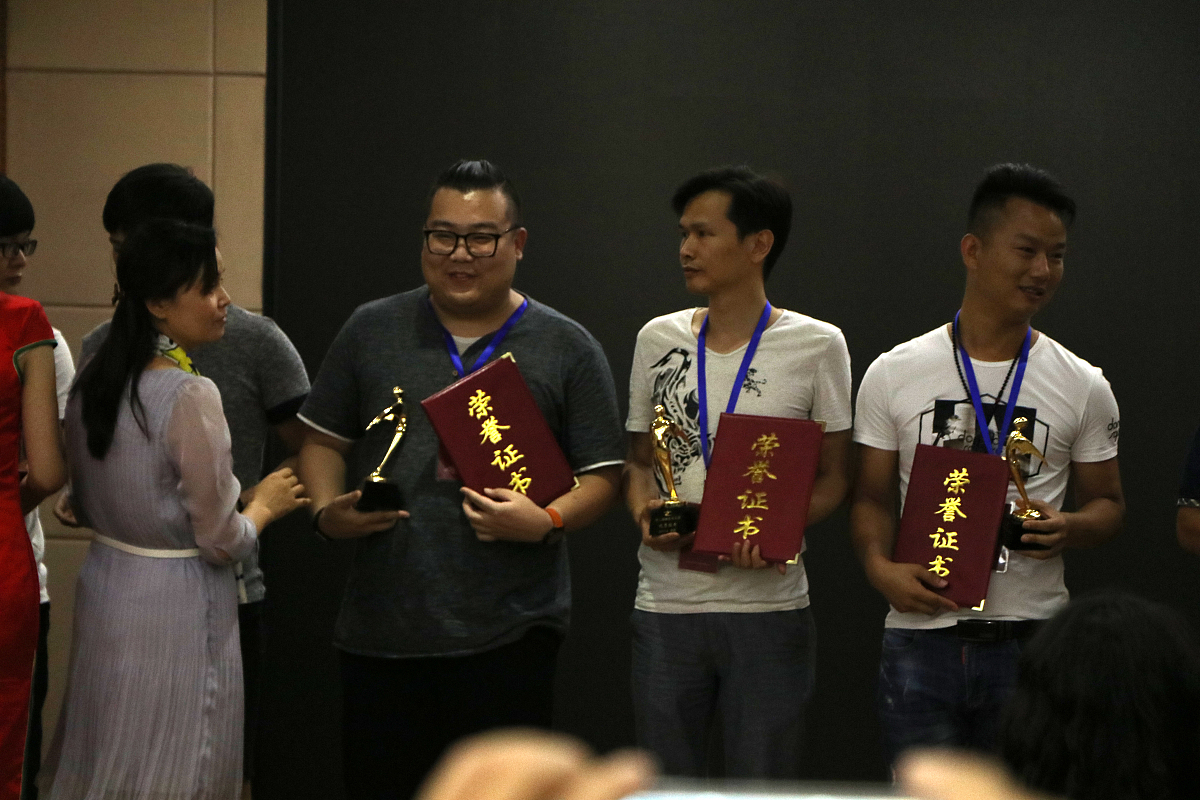 湖北省初中体育学科带头人李明，高级教师