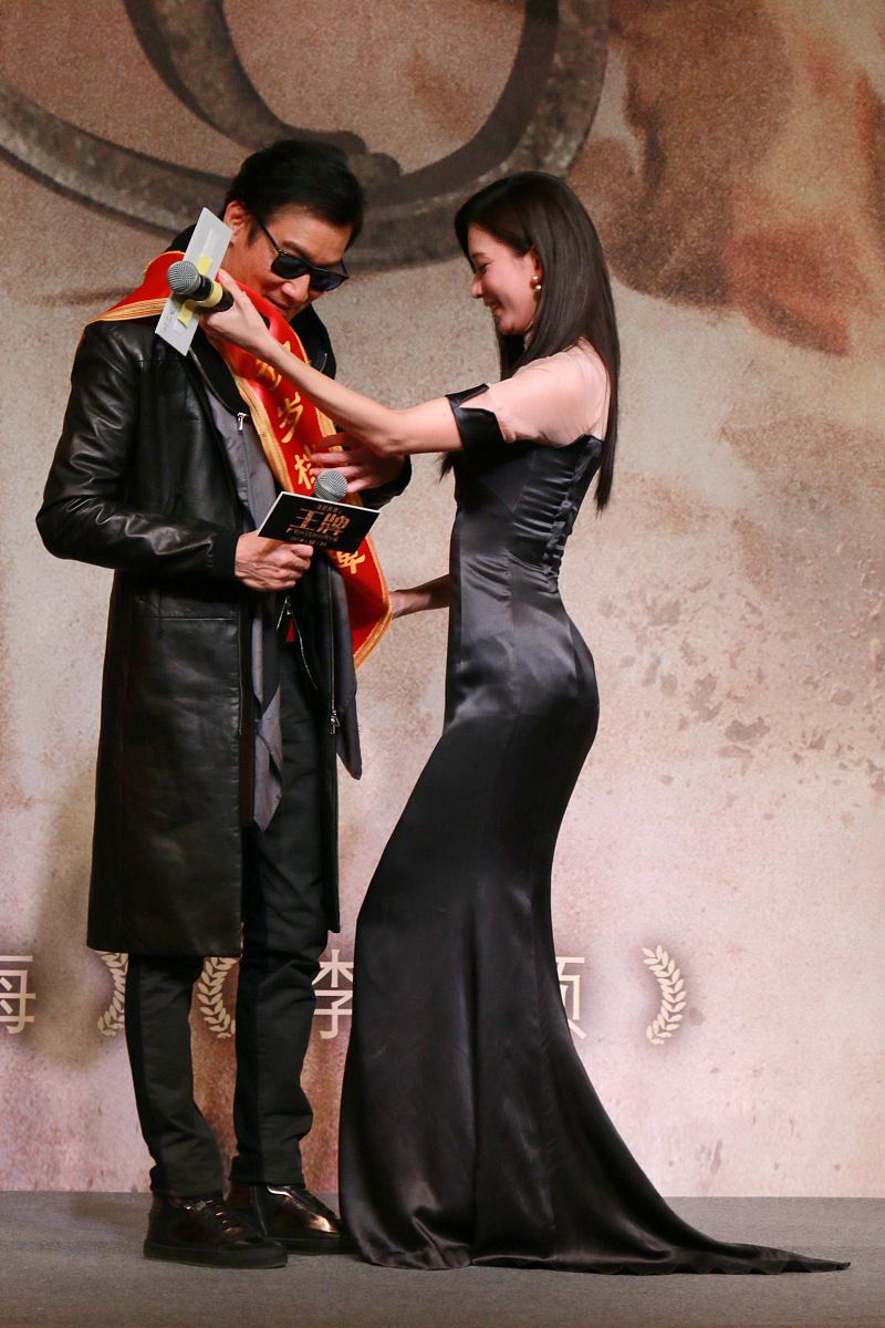 为国家卧底30年却被押上法庭执行死刑改一篇3000字的文案