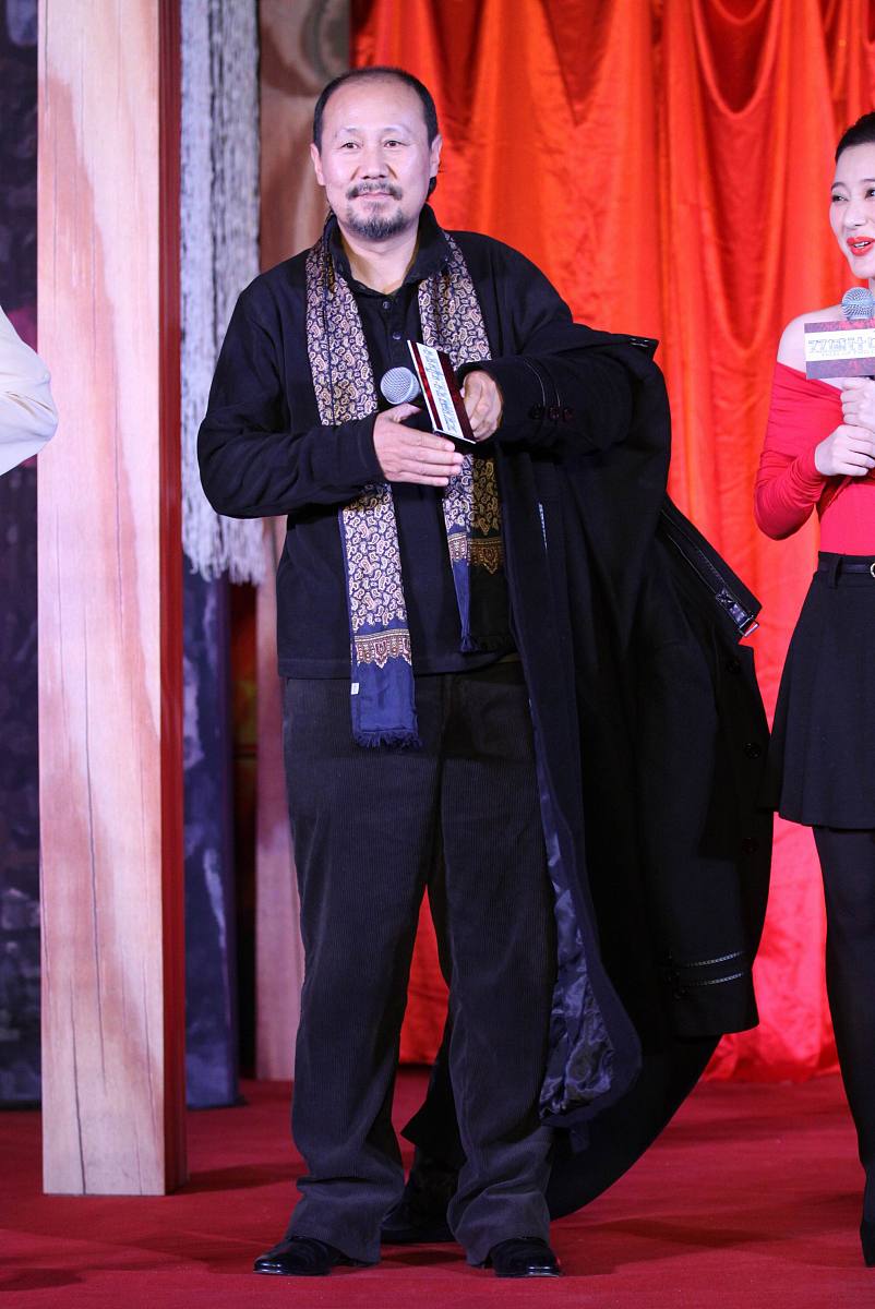 2011年12月22日,北京,电影《双城计中计》发布会.***_***腾格尔+++_++