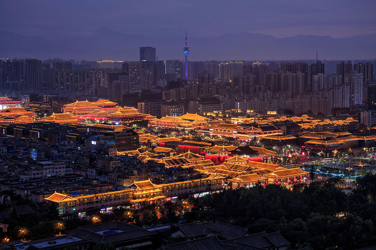 2019年8月6日,陕西,西安大唐不夜城夜景.
