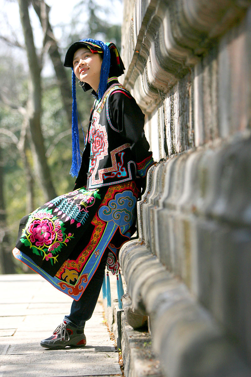 2006年3月14日,南京那个,网络当红人气美女——"天仙妹妹"来到梅花山