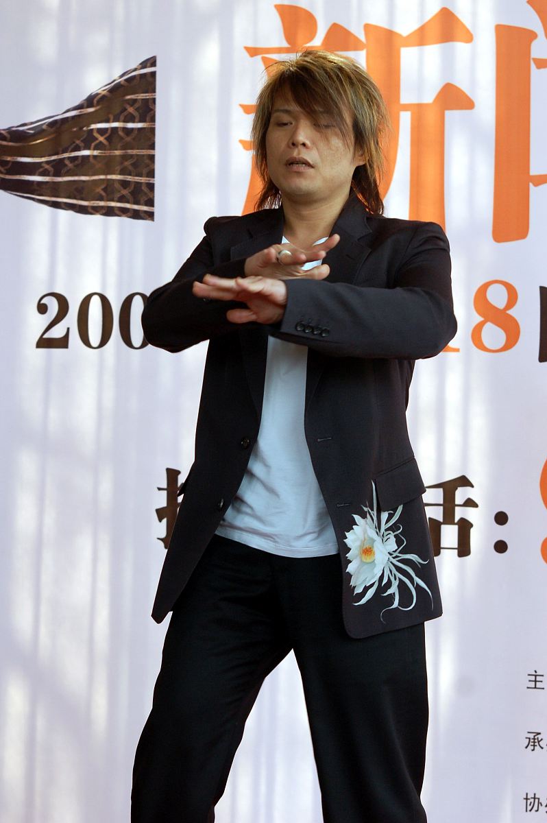 2008年3月17日,北京,伍佰举行"你是我的花朵"世界巡回演唱会北京站的