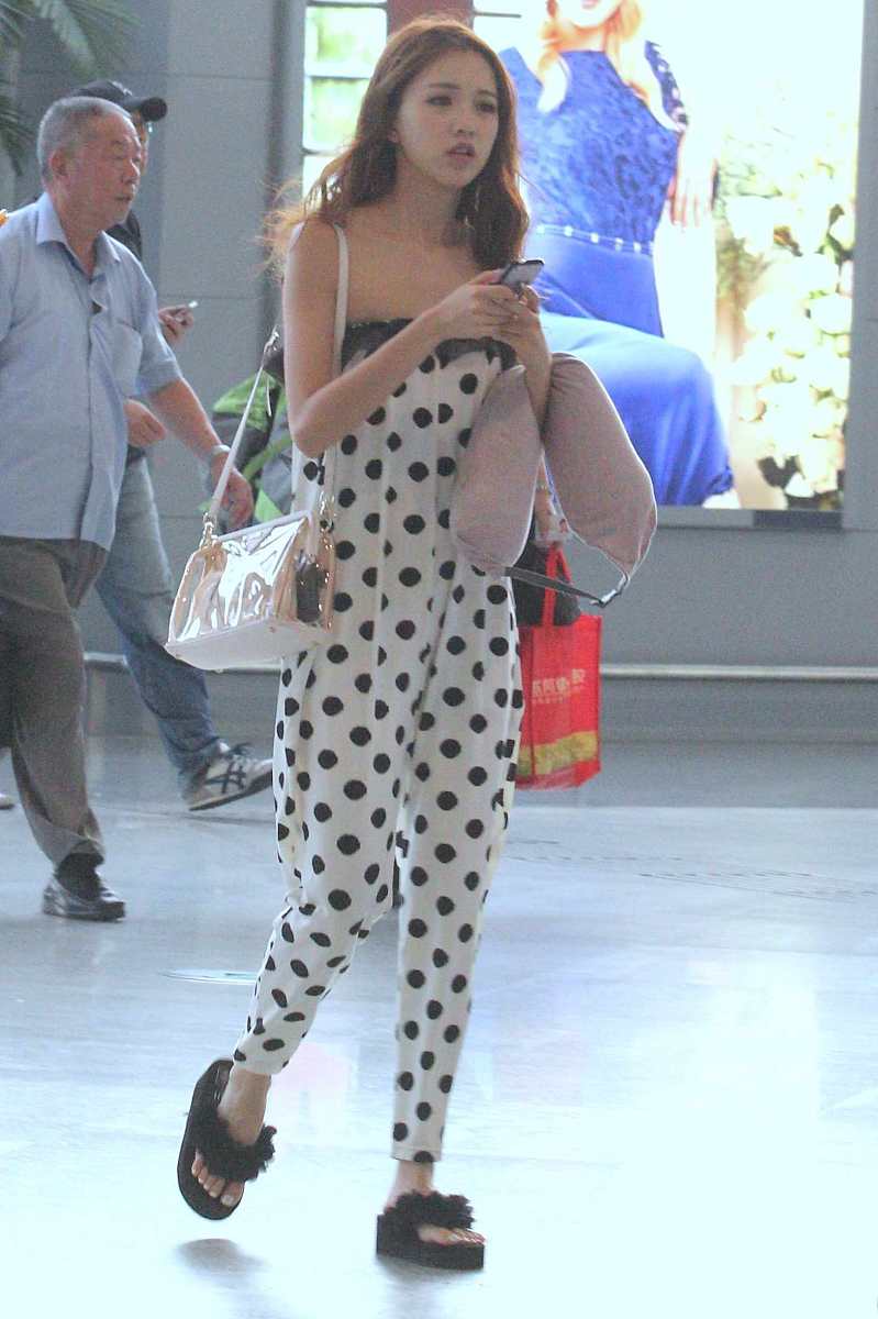 你觉得现在这些大主播为什么火的。我可以复制成功么，怎么复制。