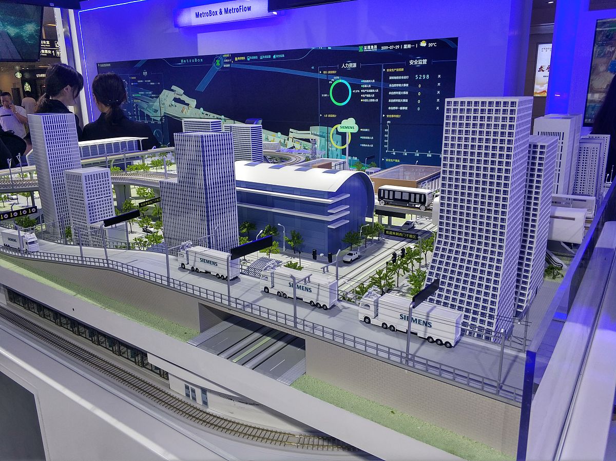 写一篇关于BIM现场施工应用的论文再多写一点