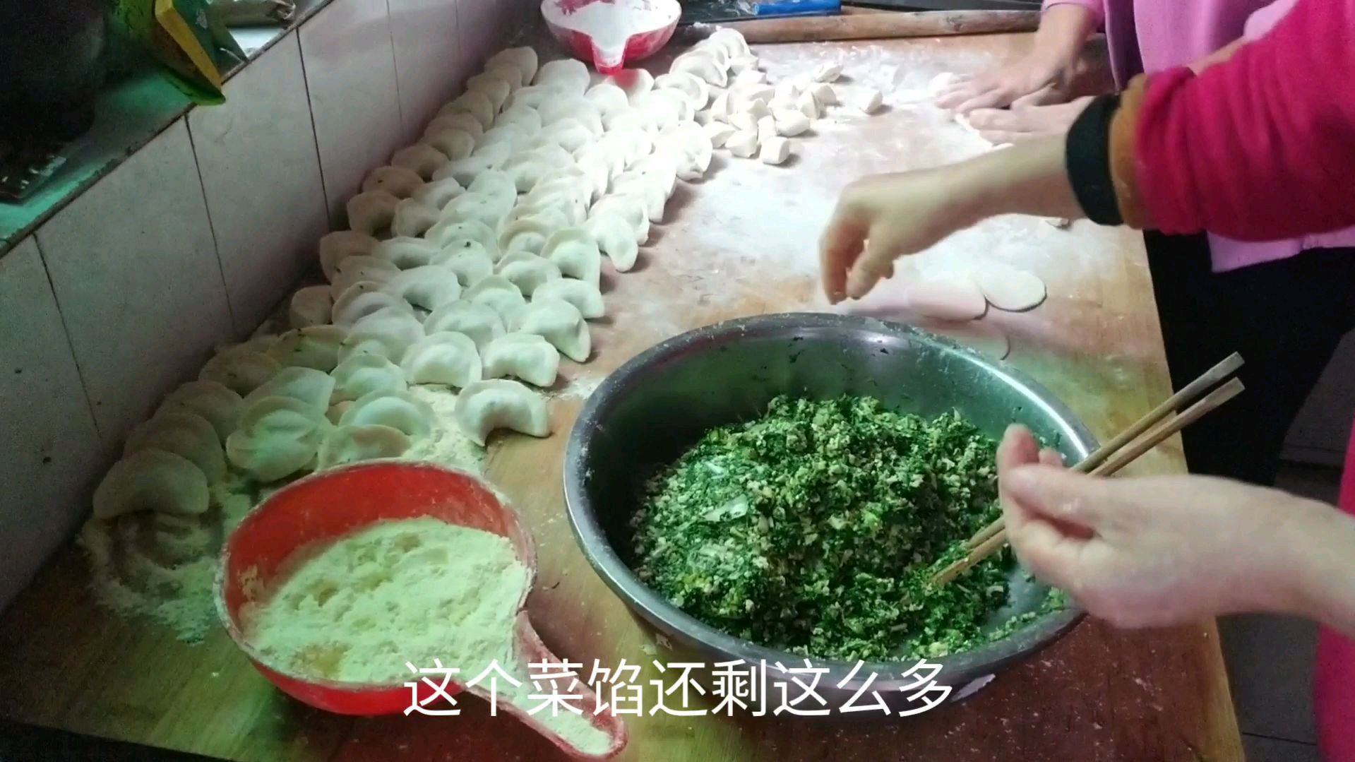 荠荠菜还能包饺子?具体吃着如何,听听小伙媳妇怎么说