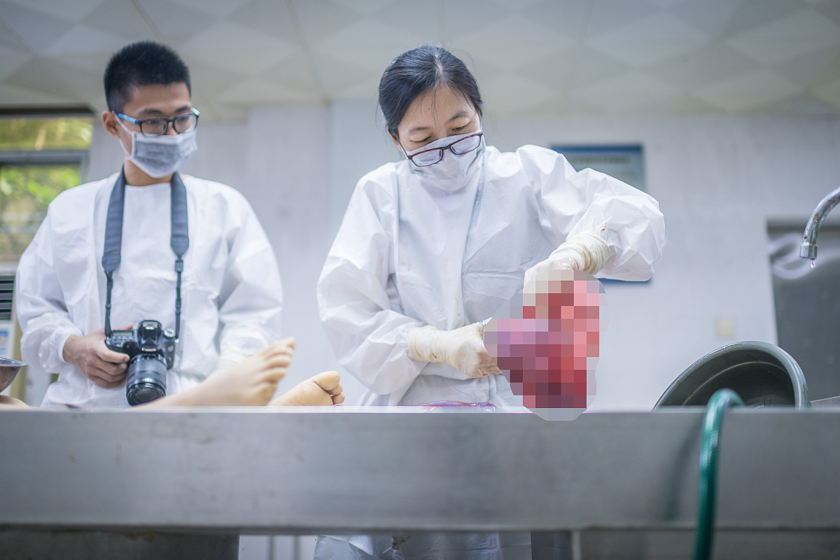 女生学法医好就业吗-2023年法医专业就业前景分析