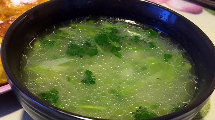 感冒咳嗽嗓子痛,这种东西煮着喝,喝上2碗,睡一觉准能好大半!