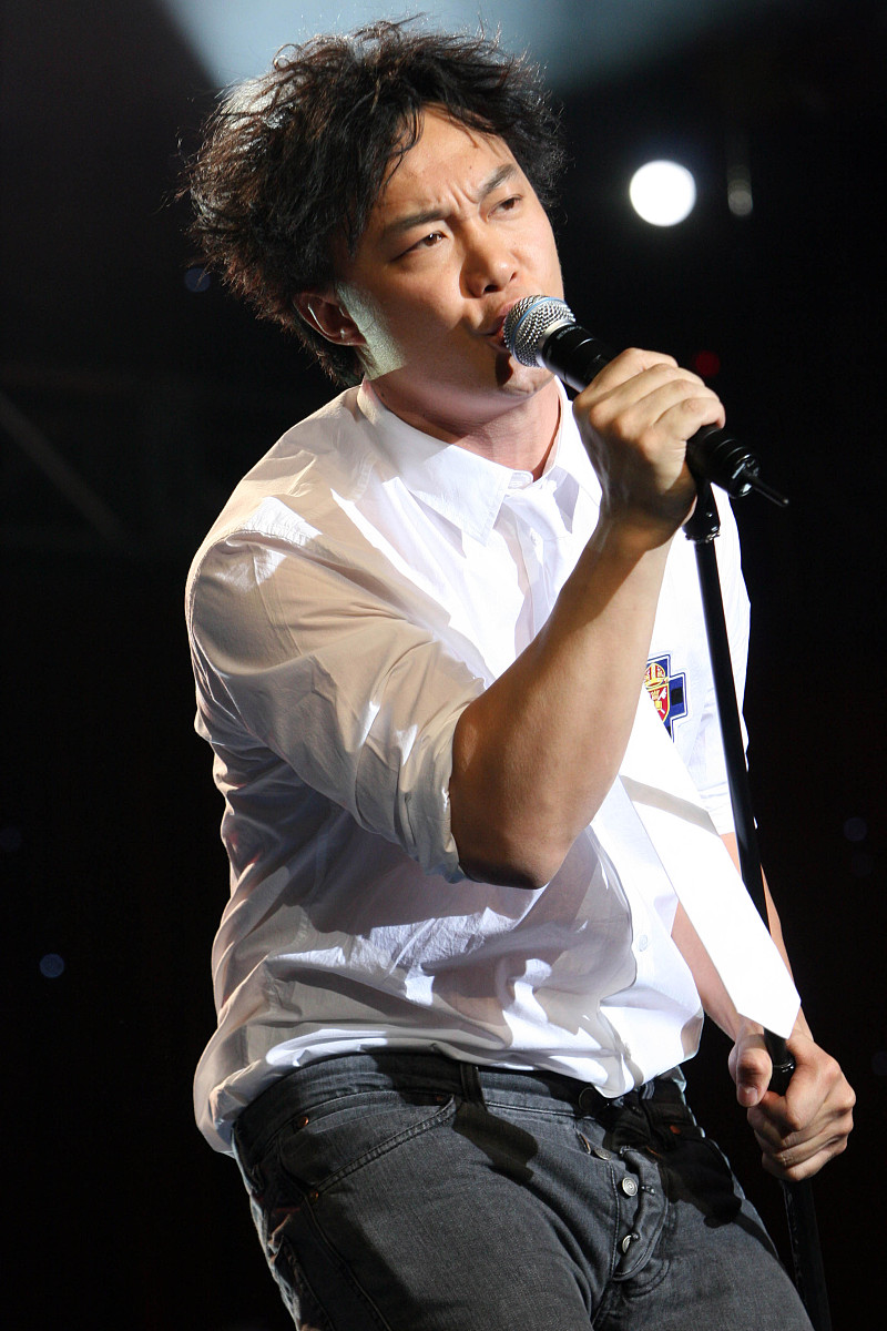 学生会举办校园歌手比赛写一篇策划方案。做一个报名网站HTML语言来写