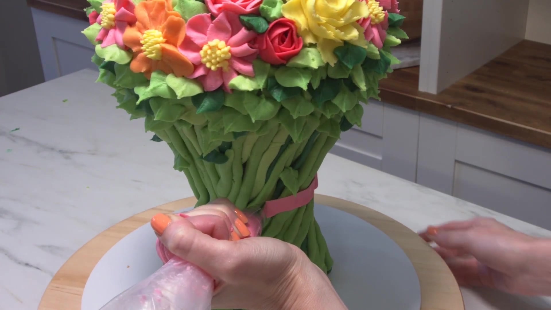 国外蛋糕师做的鲜花蛋糕太撩人,外表惊艳让人不忍下口!