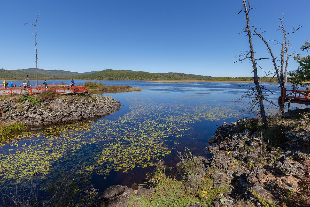 写一首有三节的押韵歌词每一节都以你一句春不晚我来到真江南开头长短交错最后一句要与南押韵
