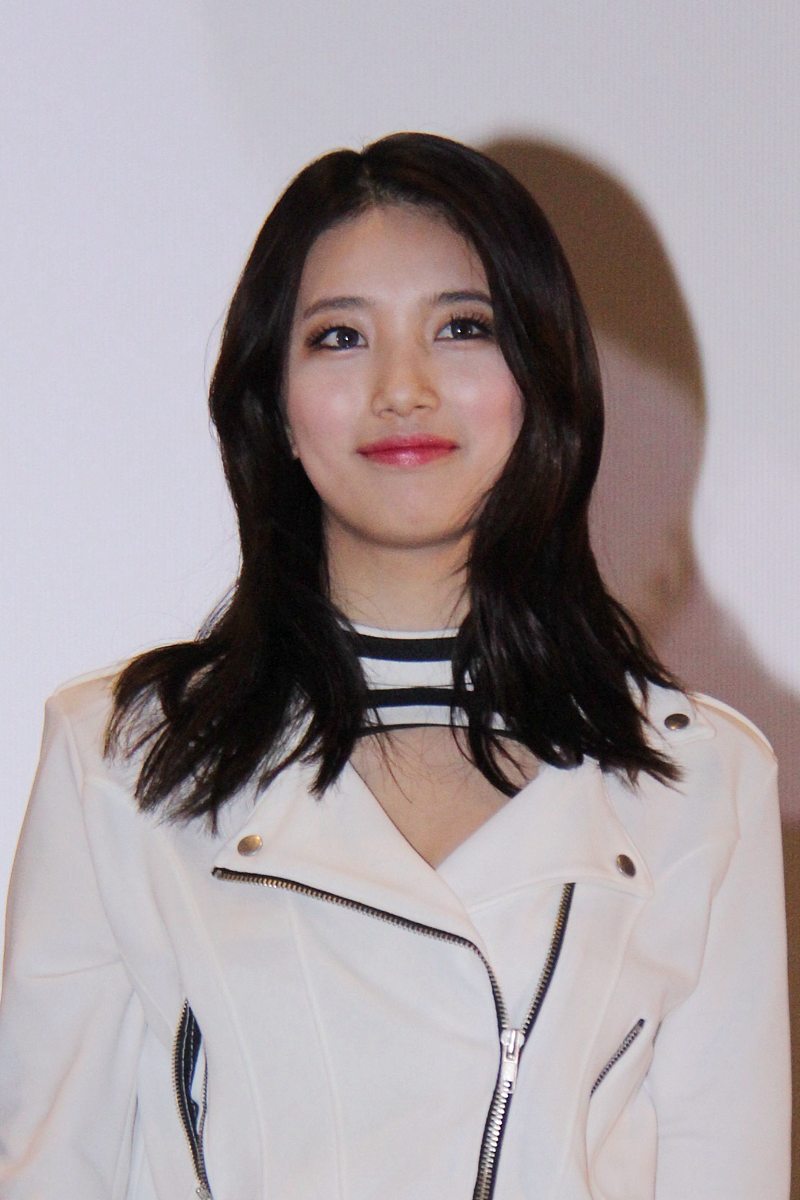 2014年12月06日,北京,miss a成员出席某商城活动.***_***秀智 ,  miss