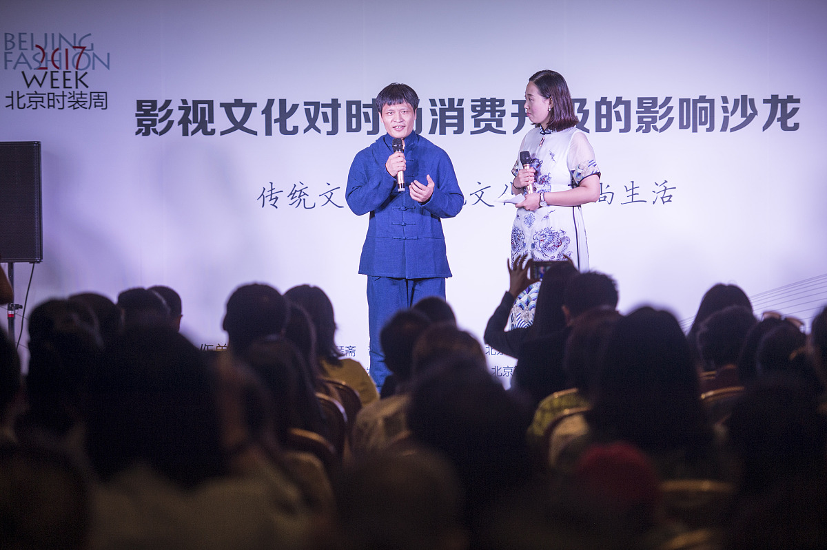 你知道泡泡玛特吗能帮我写一个关于泡泡玛特的SWOT分析吗