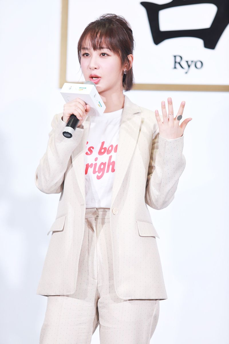 杨紫白色套装造型翻车分析：胖了？显胖？