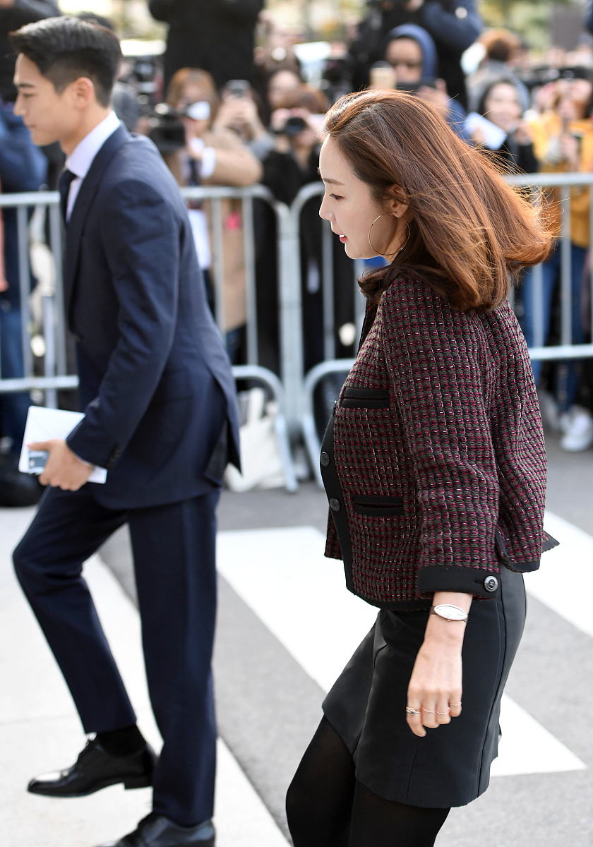"双宋"婚礼:章子怡现身少女感十足 金喜善,朴宝剑,崔智友到贺