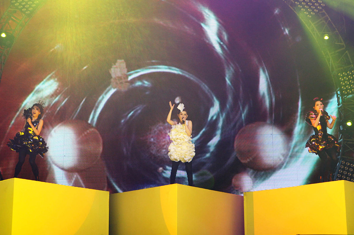 2013年07月13日,上海,s.h.e"2gether 4ever2013世界巡回演唱会"上海站