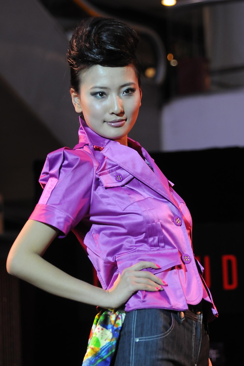 2009年3月20日,上海,法国著名品牌feraudn秀场.***_***feraudn女装秀+