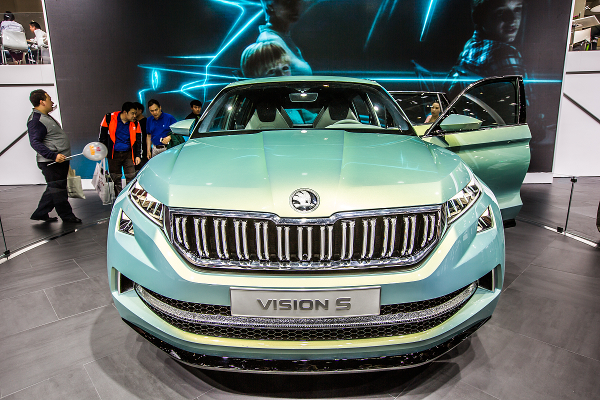 贵州省邮电学校汽车装饰与美容专业解析：培养方向、课程设置及发展前景