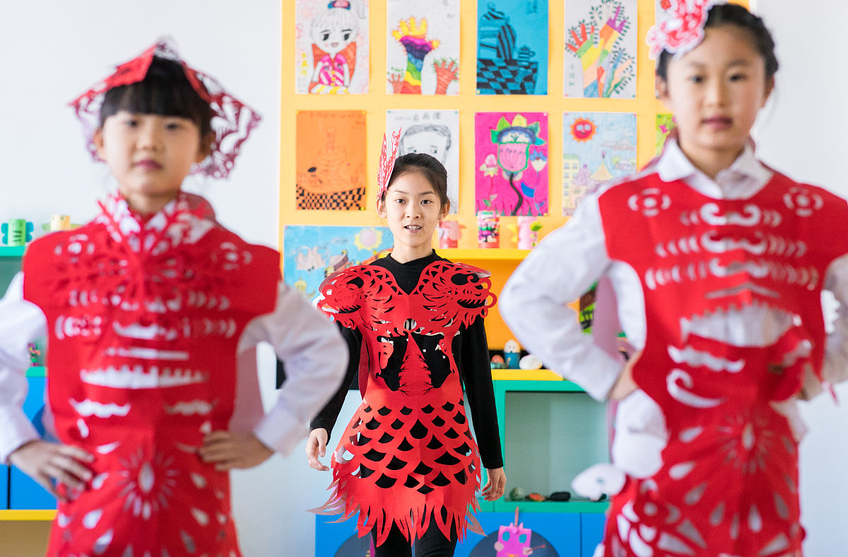 少儿服饰美育和少儿换装游戏各自的意义和它们之间的关系