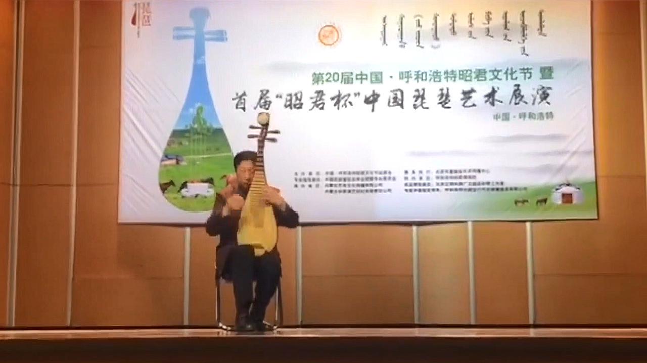 [图]琵琶:乐手演奏古曲《塞上曲》哀伤幽怨,余音绕梁!