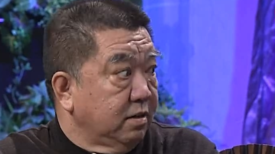 孟凡贵讲解火炕构造,讲究众多,每年还要把炕拆了重建