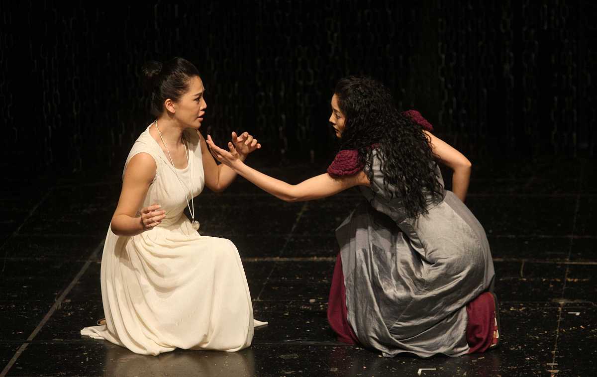 浅析古希腊悲剧与中国悲剧的异同