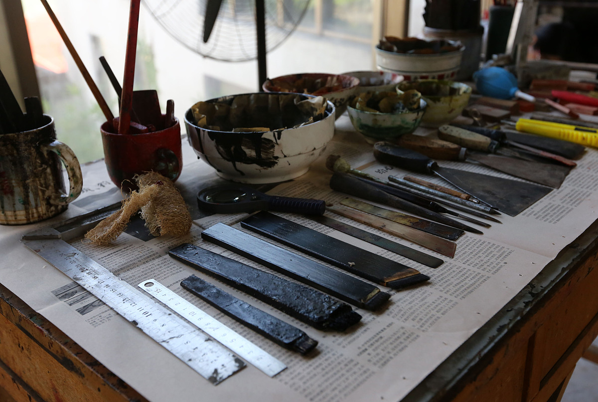 ***_***2017年7月12日,安徽黄山,制作的徽州漆器所需的工具.