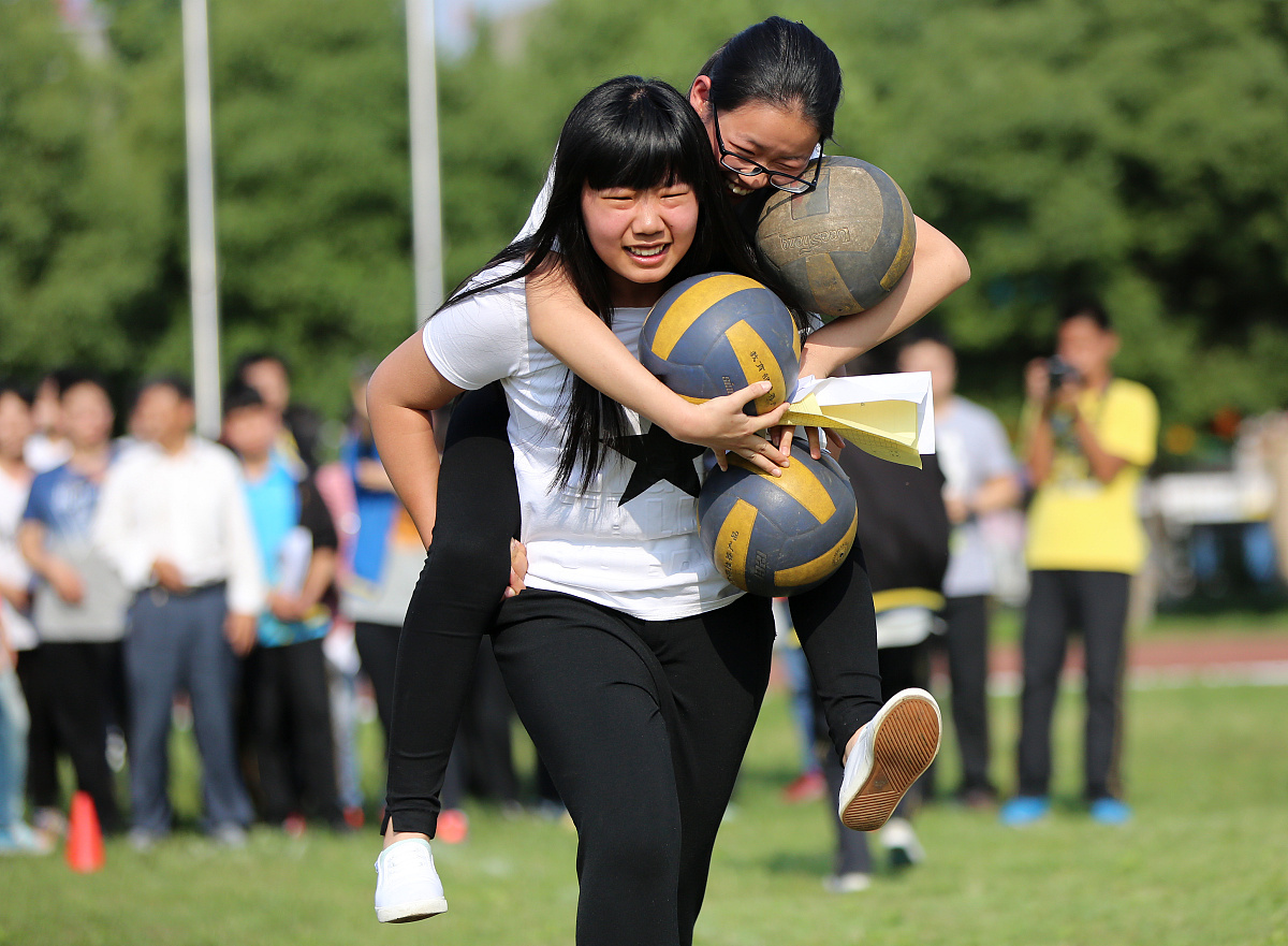 请你写一篇文章：挖掘自己的积极心理品质。要求内容不能大量被查重字数要求不少于2000字