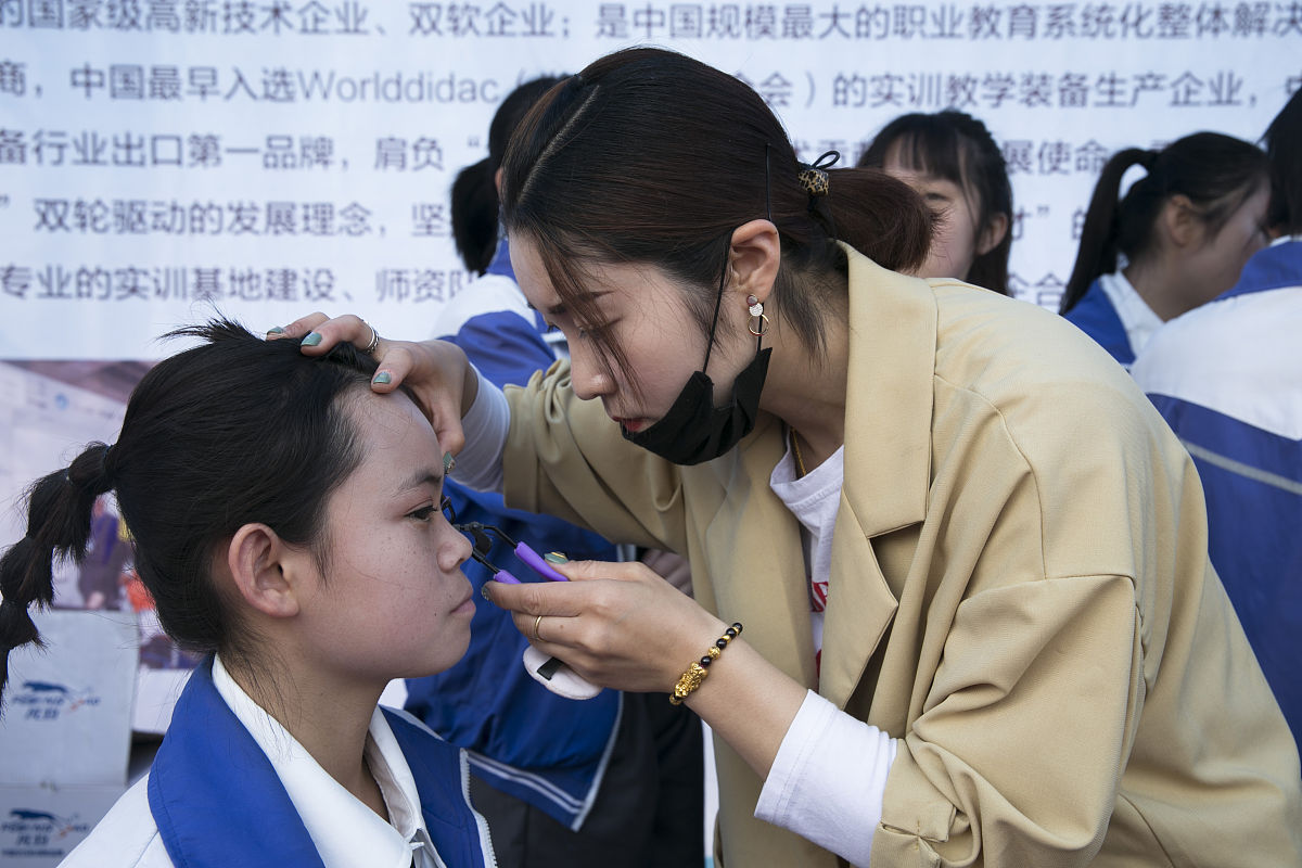 重庆市忠县职业教育中心招生办联系电话 - 咨询电话、课程设置、师资力量