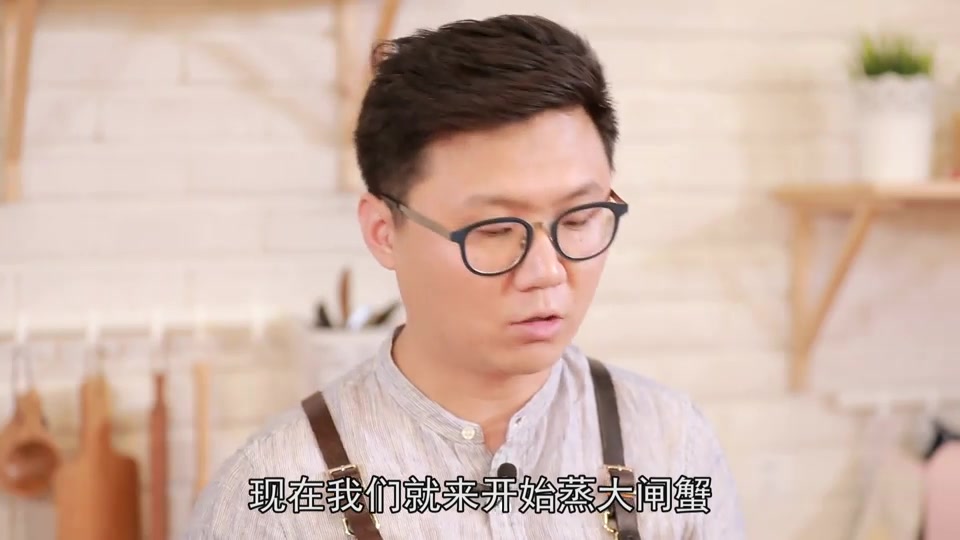 清蒸大闸蟹的家常吃法,简单粗暴效率高