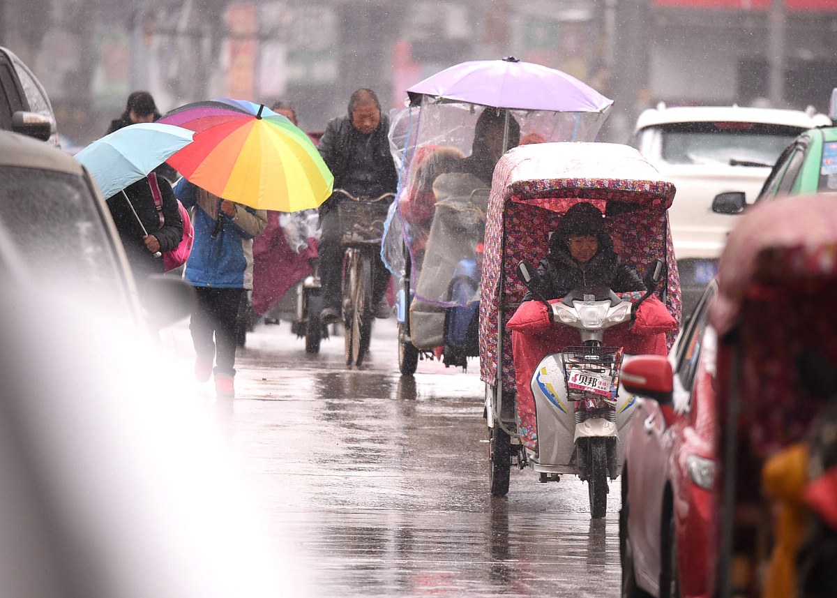 近20年来恩施市2月气温统计整理为表格包括最低气温最高气温和平均气温