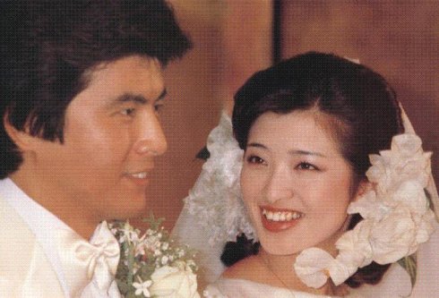 山口百惠和三浦友和婚礼照片合集 女神最美的样子 来自百家号 糖果侃娱乐 不错网