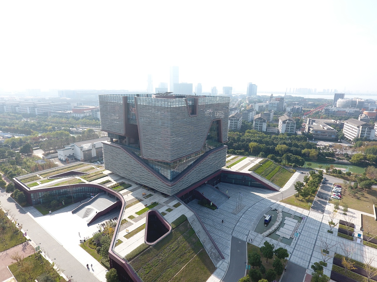 3、水准面、大地水准面、大地体、似大地水准面、参考椭球体、参考椭球面的认识。参考椭球体和似大地水准面之间的转换值为高程异常值。