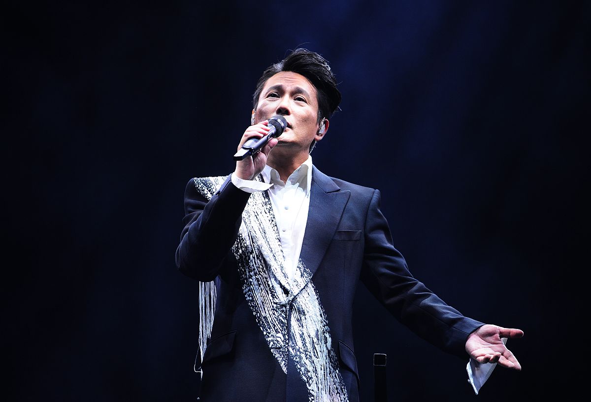 2019年12月21日,辽宁沈阳,2019张信哲"未来式"世界巡回演唱会沈阳站.