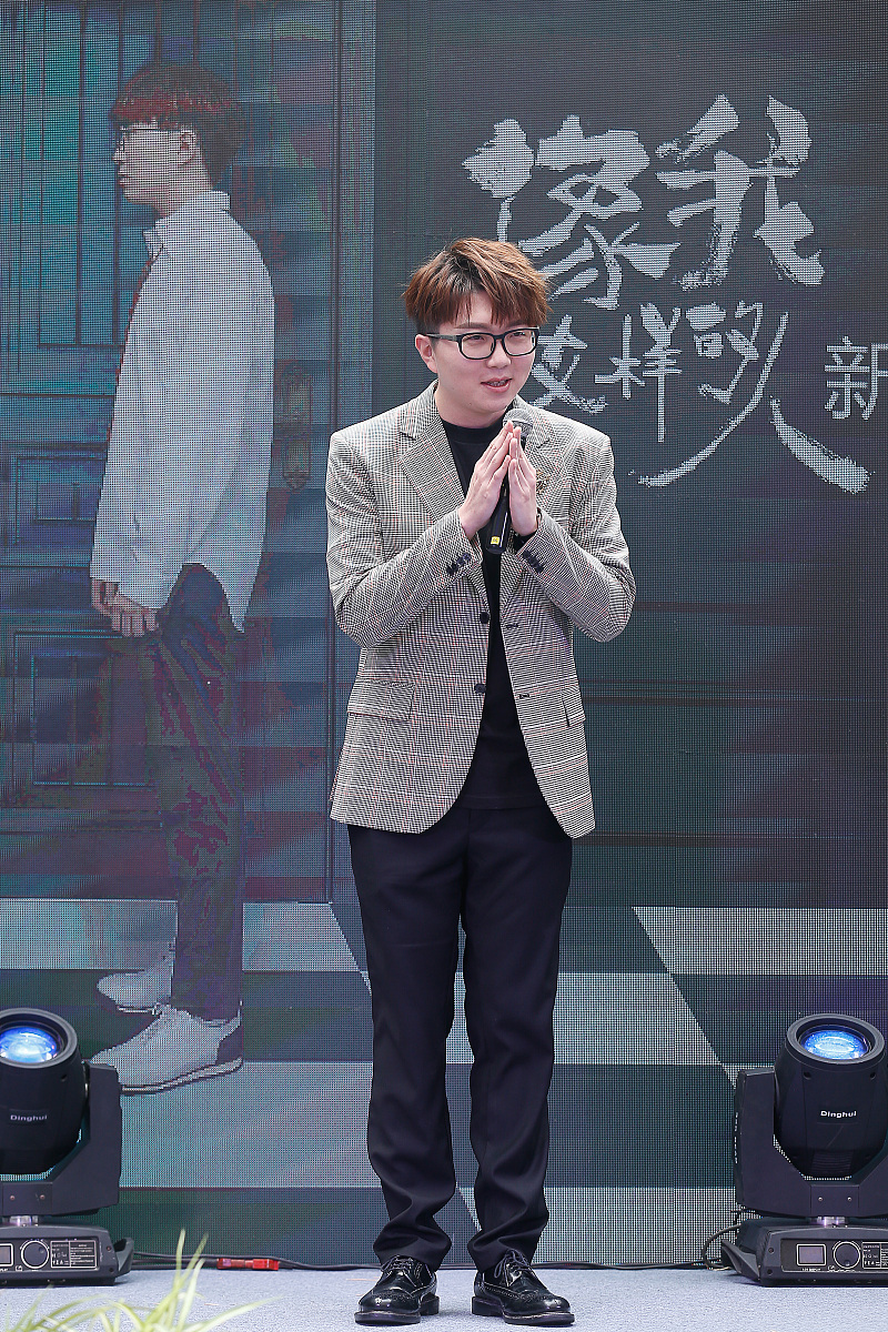 盘点:震惊!除了183的毛不易,娱乐圈原来有辣么多深藏不露的高个子男星