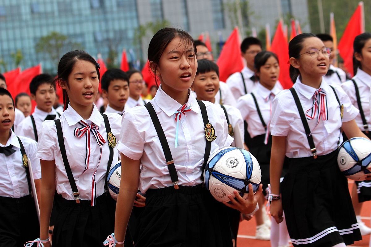 延安初中女生读什么中专学校好好不好