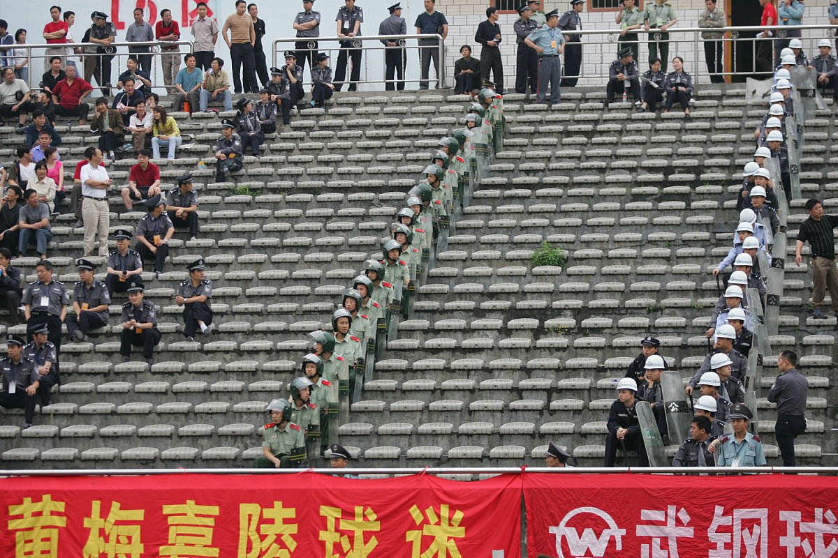 任务分配优化：0/1 背包问题求解最大收益